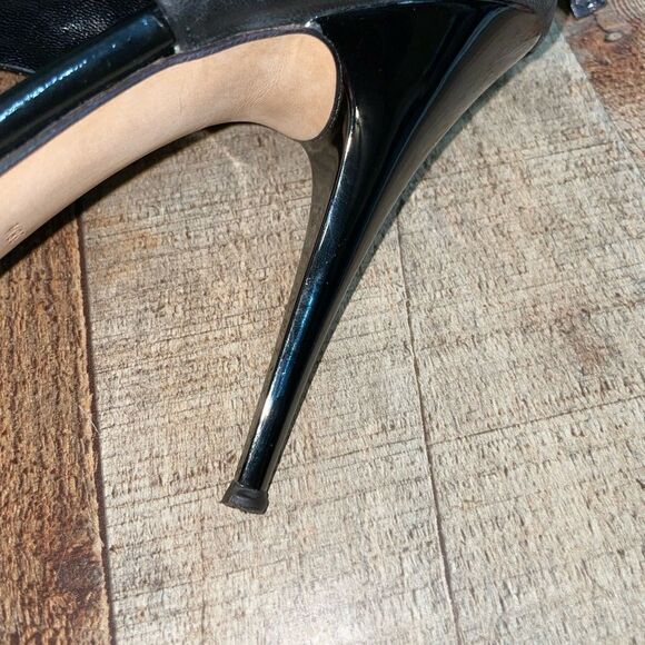 Giuseppe Zanotti
Black Leather Crisscross Ankle Size 38.5 Boots/Booties - Picture 13 of 16